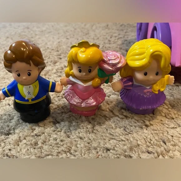 Fisher Price Little People Royal Wedding Carriage - Picture 12 of 13